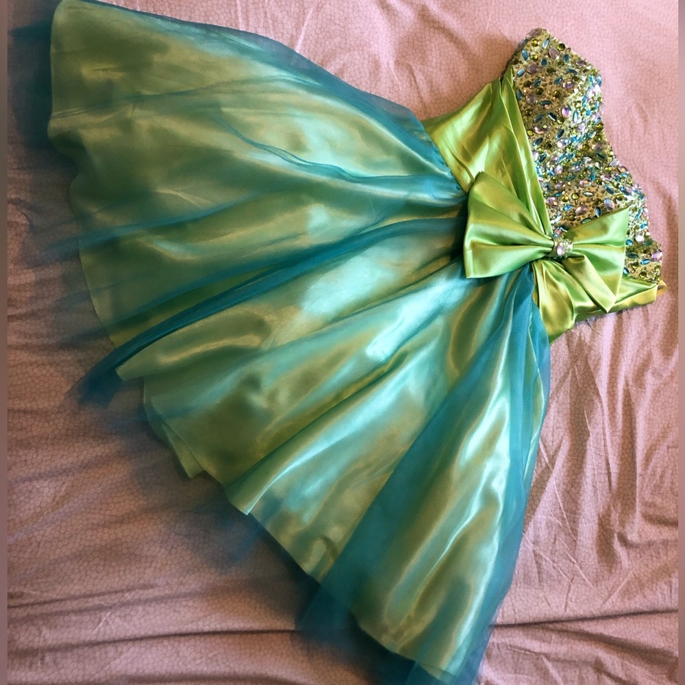 Cupcake dress (grade 8 or Junior prom)
